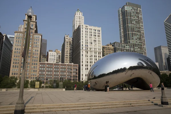 Cloud gate eller bönor i Chicago Millennium Park — Stockfoto