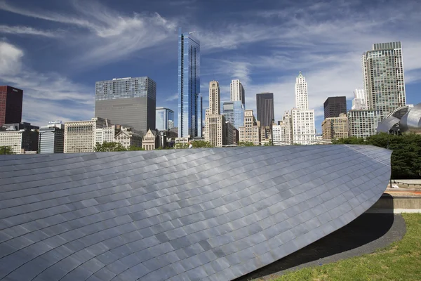 Offentliga Bp gångväg i Millenium park Chicago — Stockfoto