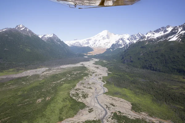 Vista aérea da selva do Alasca — Fotografia de Stock