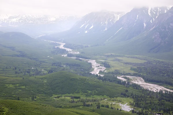 Vue aérienne de la nature sauvage de l'Alaska — Photo