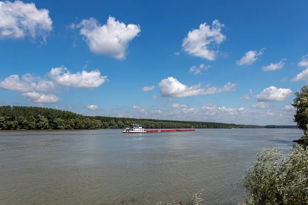 Gran Transporte Carga Por Barco Parte Serbia Del Río Danubio — Foto de Stock