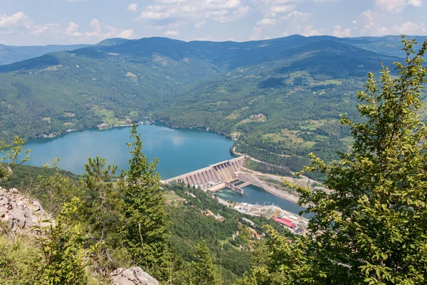 塞尔维亚一座水电站大坝的景观 — 图库照片