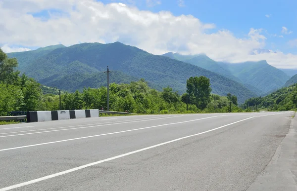 Strada in montagna — Foto Stock