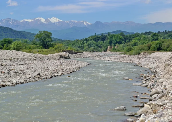 Paisaje de montaña con río —  Fotos de Stock