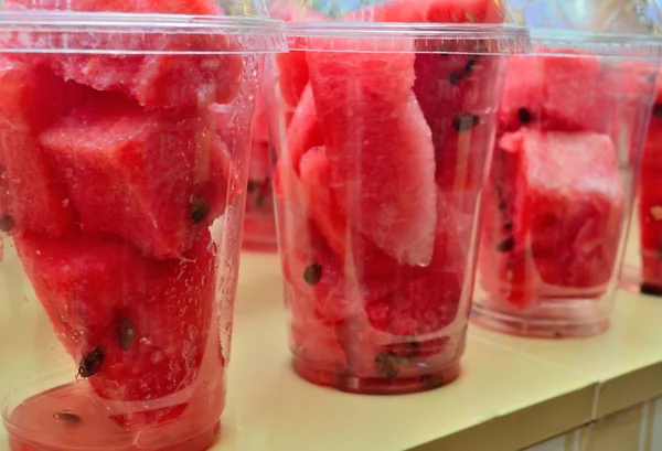 Rijpe watermelonsmelons zijn op de handel teller — Stockfoto