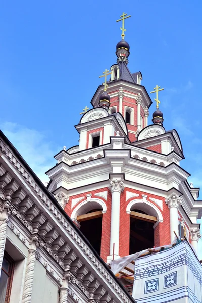 Заиконопасский монастырь на улице Святого Николая в Москве — стоковое фото