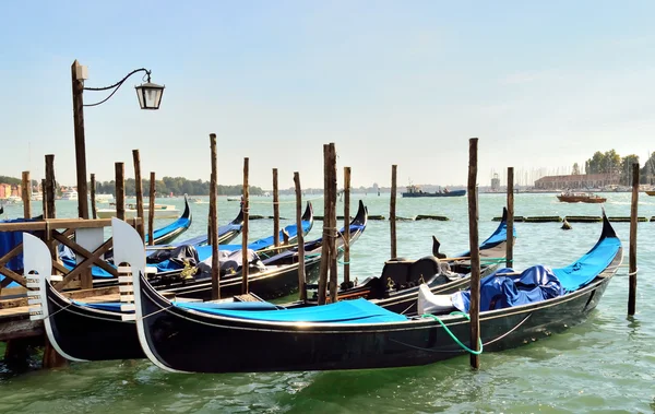 Dock for gondolas in Venice — Stock Photo, Image