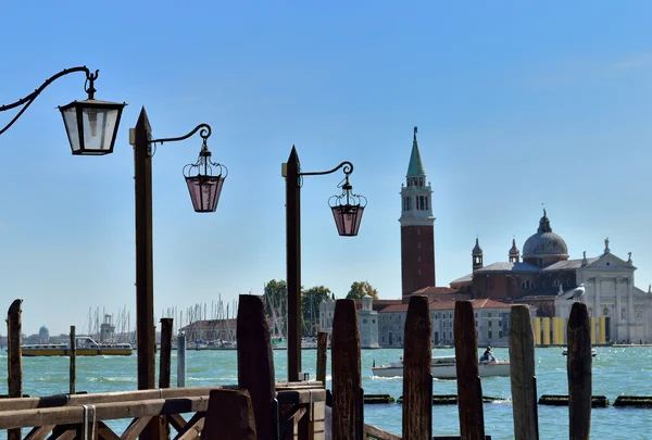 Mooring for the gondola in Venice — Stock Photo, Image