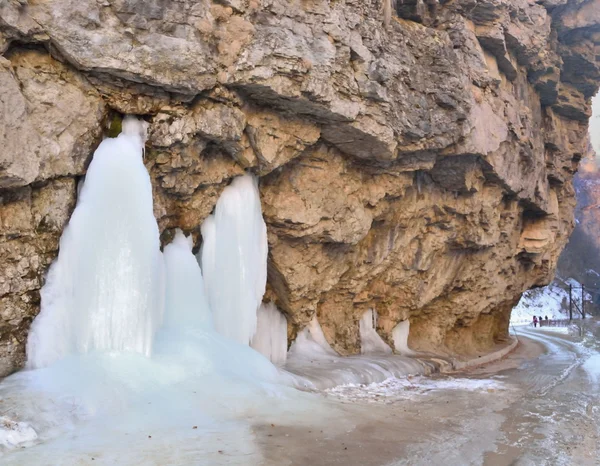 Frozen waterfall in winter — Stock Photo, Image