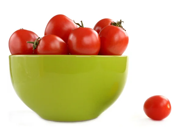 Pomodori in un piatto di ceramica — Foto Stock