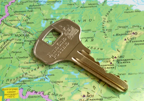Metal Key Words Love Russia Lies Geographical Map Russi — Stock Photo, Image