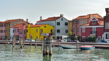 Kanal ve Venedik İtalya renkli binalar