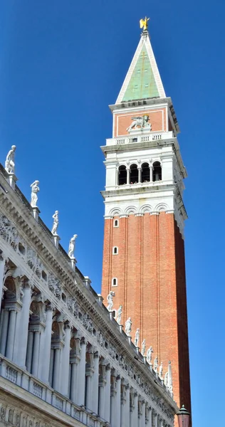 Zvonice, piazza san marco v Benátkách — Stock fotografie