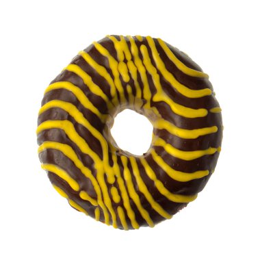 Şekolatla kaplı Amerikan çöreği ve beyaz arka planda sarı çizgiler.