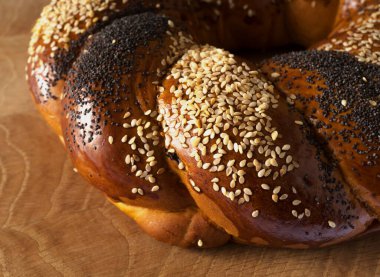 Tatlı Slav çöreği halka şeklinde yapılmış ve adı Kalach.