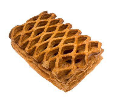 Pasta, kiraz dolgulu ızgara çörek, beyaz arka planda izole edilmiş.