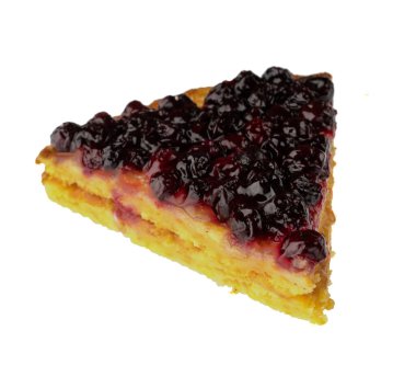 Charlotte havuç ve kuşüzümü ile beyaz tabağın üzerine serpiştirilmiş