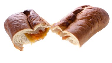 Beyaz arka planda bir parça allık, şekerleme, izole edilmiş.