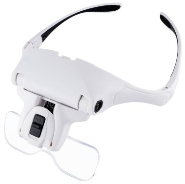 Dürbün büyüteç ve küçük elektronik parçaların hassas lehimlenmesi için ışıklandırma. İzolasyonda beyaz bir arkaplanda.