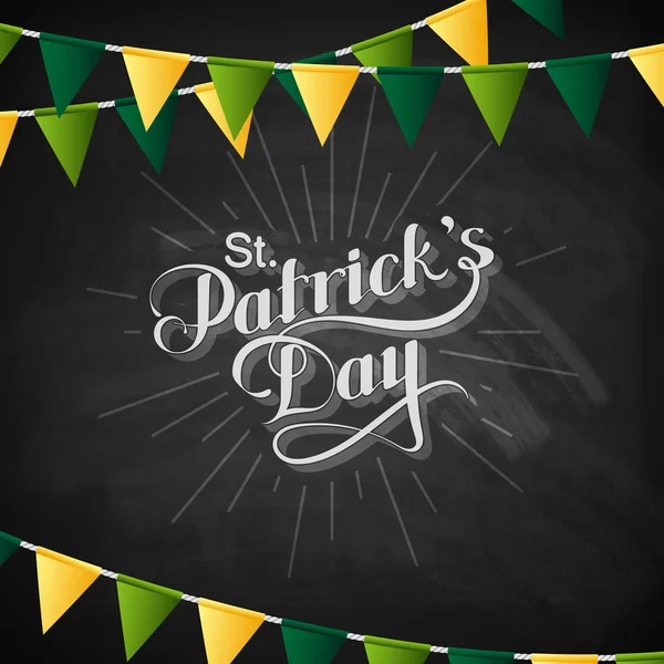 Vector krita typografiska illustration av handskrivna Saint Patricks Day label på blackboard bakgrunden med festliga flaggor. Holiday bokstäver sammansättning — Stock vektor