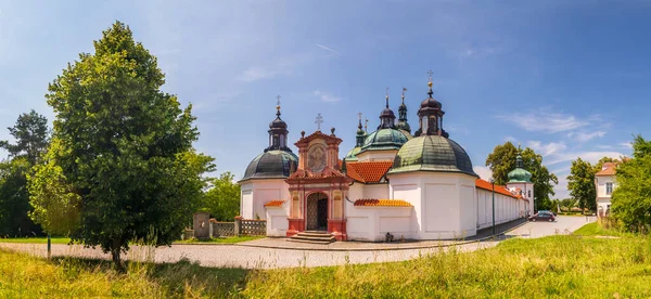 La Iglesia de la Asunción de Nuestra Señora, Klokoty, Tabor, República Checa — Foto de Stock