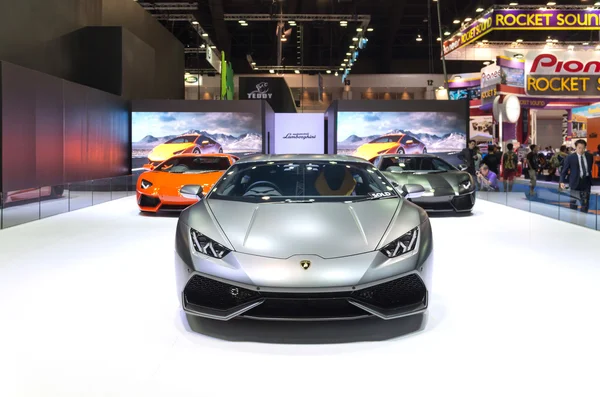 BANGKOK - APRIL 3 : 2015 Lamborghini super car on the stage show  in The 36 th Bangkok International Motorshow , on April. 3, 2015 in Bangkok, Thailand — Stock Photo, Image