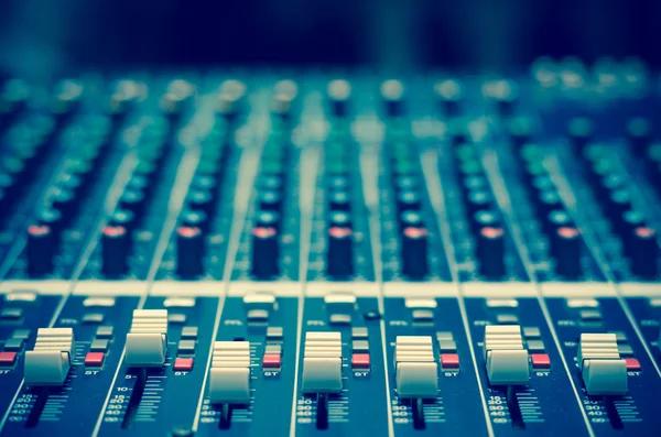 Audio-mixer, muziekapparatuur — Stockfoto