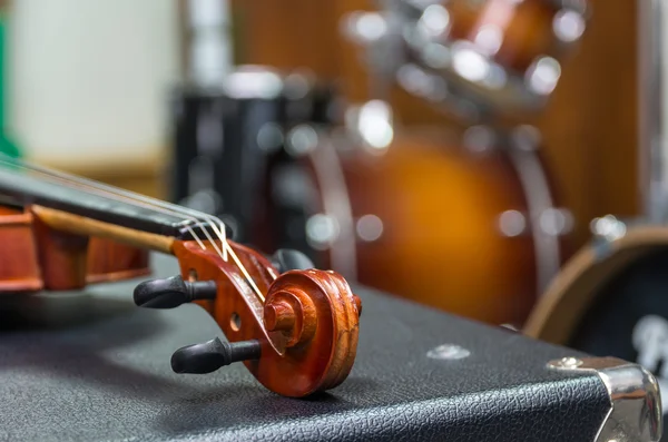 Closeup viool orkest muziekinstrumenten — Stockfoto