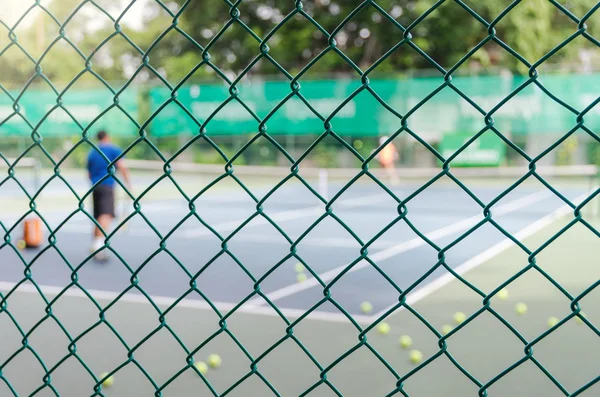 Tennisbaan met tennisspelers — Stockfoto