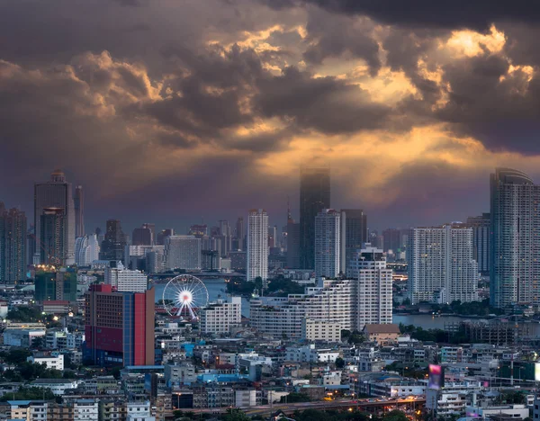 Bangkok Paisaje urbano con noria — Foto de Stock