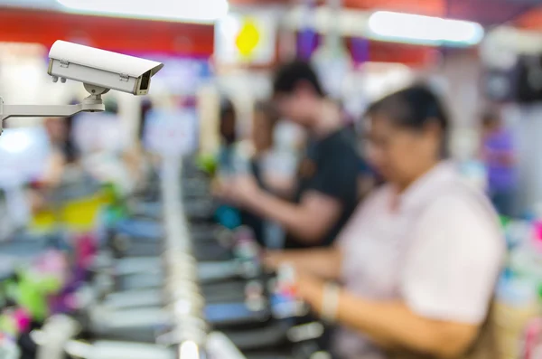 Caméra de sécurité CCTV en magasin — Photo