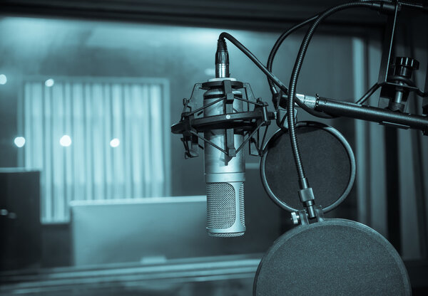 Micrófono de estudio de condensador profesional — Foto de Stock