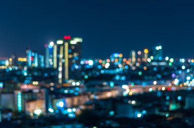 Alacakaranlıkta bulanık Cityscape