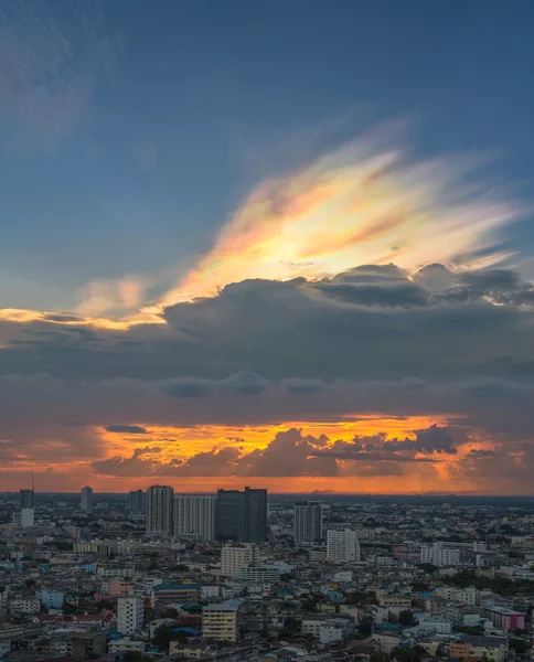 Paesaggio urbano di Bangkok al tramonto — Foto Stock