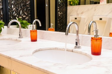 Lüks krom musluk lavabo 