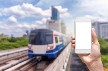 Fotoğrafta smartphone tutan el 