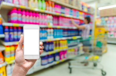 Mobil akıllı telefon tutarak el 