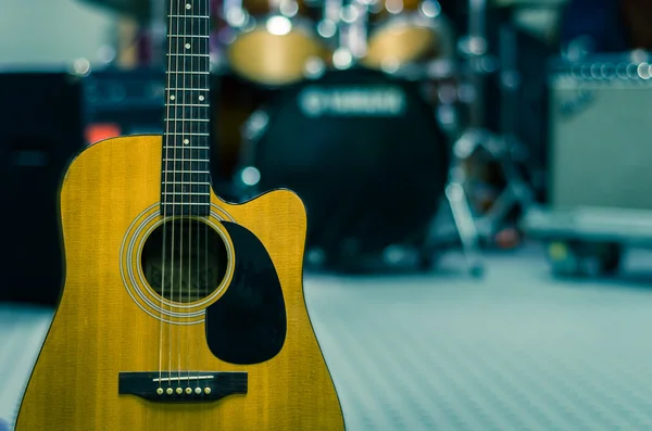 Guitarra en fondo banda de música —  Fotos de Stock