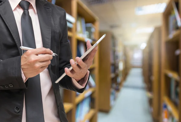 Businessman using tablet — Stock Photo, Image