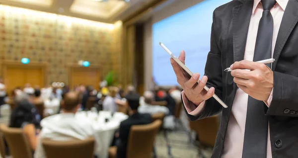 Businessman using tablet — Stock Photo, Image