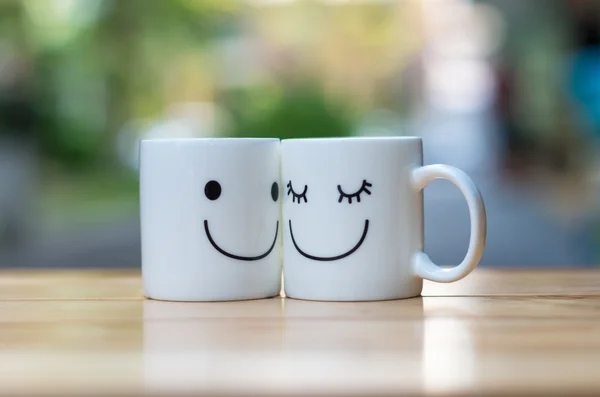 Дві чашки щасливі — стокове фото