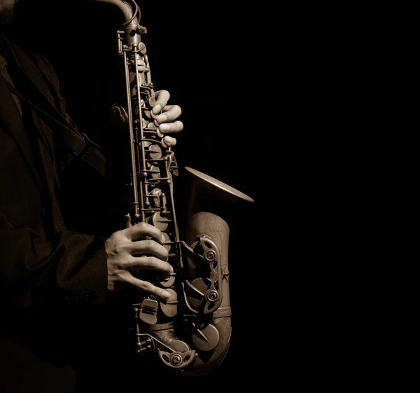 Saxofón de primer plano en la acción del jugador — Foto de Stock