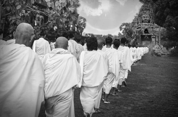 Många oidentifierade buddhister nunnor — Stockfoto