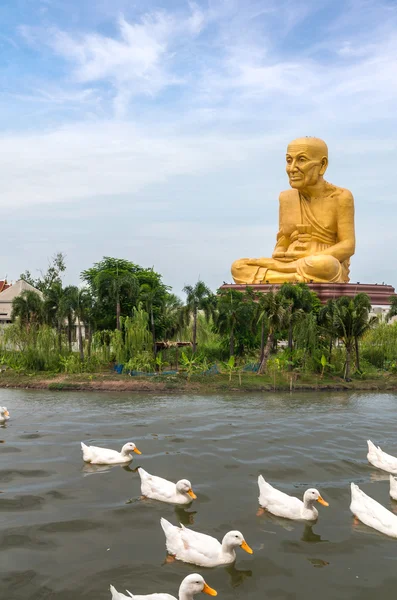 Большой Будда Уттаярнского проекта Махарах — стоковое фото