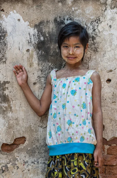 Menina birmanesa não identificada — Fotografia de Stock