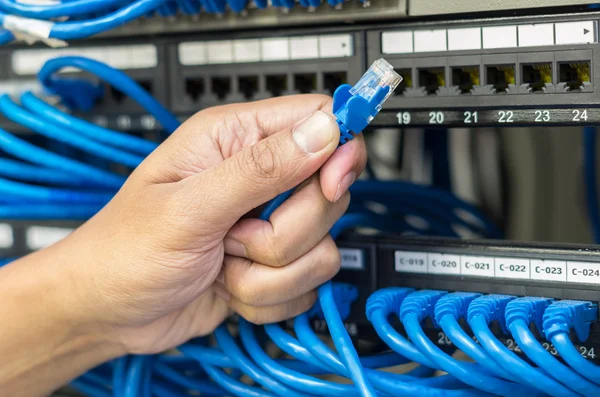 Cable de red de retención manual — Foto de Stock