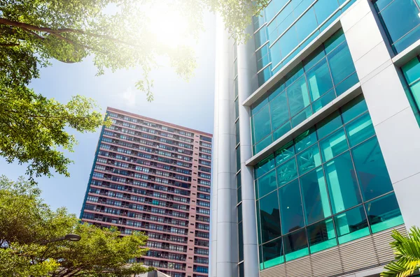 Moderne zakelijke gebouwen glas wolkenkrabbers — Stockfoto