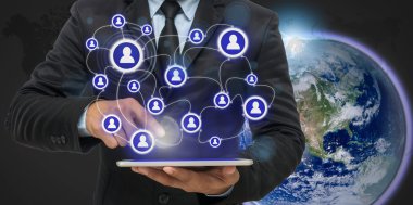 işadamı tablet kullanma 