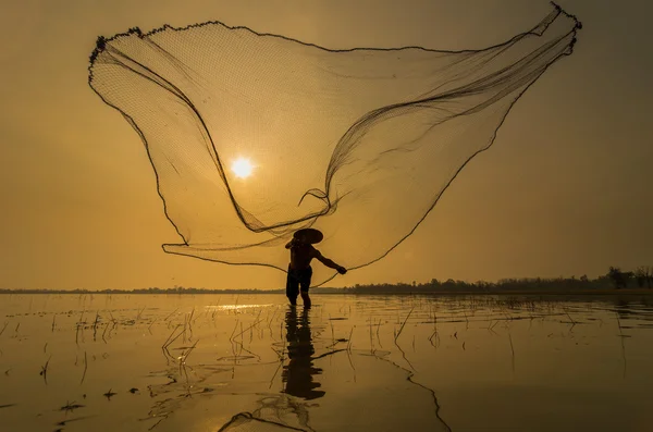 Silhouet van traditionele Aziatisch — Stockfoto