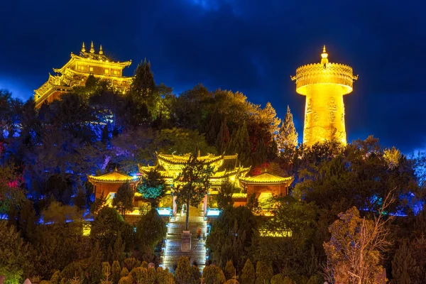 Scene Guishan Temple Schemering Shangri Yunnan China Toerisme Reizen Boeddhistische Stockfoto